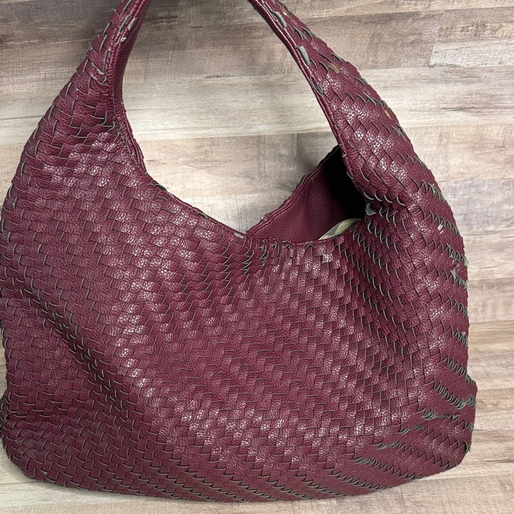 Deux Lux Burgundy Woven Hobo Bag - Picture 2 of 9